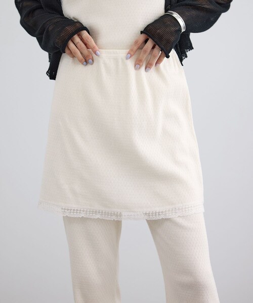 ADAM ET ROPE'（アダムエロペ）の「【Angie La La for SALON】GENTLE intimate レギンススカート（その他パンツ・レディース・チャコール/ホワイト・F）」の8枚目の写真