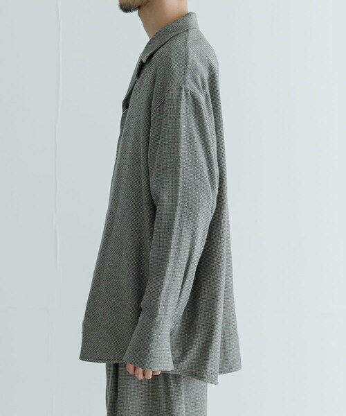 URBAN RESEARCH(アーバンリサーチ)の「nonnotte Seamless Collar OS Shirts(シャツ/ブラウス・メンズ・Taupe Top・4/5)」の4枚目の写真