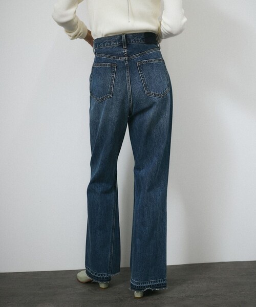 ADAM ET ROPE'(アダムエロペ)の「COTTON USAセミフレアデニム 4(デニムパンツ・レディース・ブルー系/サックス・M/S/XS)」の7枚目の写真