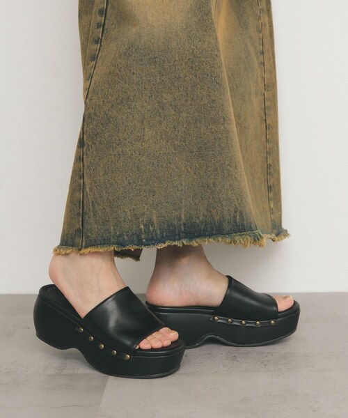 KBF（ケイビーエフ）の「スタッズサボサンダル（サンダル・レディース・BROWN/BLACK・37/38）」の7枚目の写真