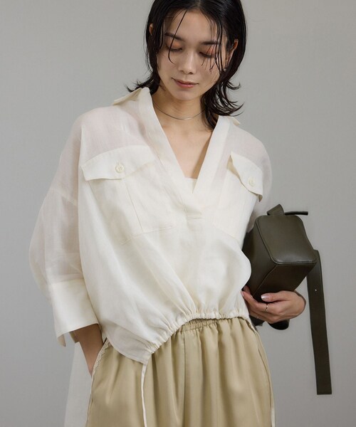 ADAM ET ROPE'（アダムエロペ）の「シアーリネンスキッパードルマンシャツ（シャツ/ブラウス・レディース・ブラック/ホワイト/ブラウン・F）」の4枚目の写真