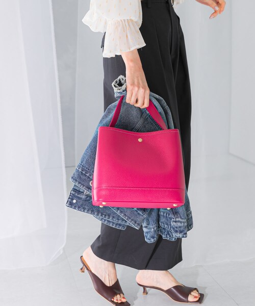 URBAN RESEARCH ROSSO（アーバンリサーチロッソ）の「AULENTTI　スクエアBAG（ハンドバッグ・レディース・LATTE/FUXIA/MOKA・-）」の3枚目の写真