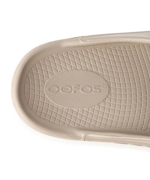 ROPE'（ロペ）の「【WEB限定】【OOFOS(ウーフォス)】OOmega(ウー メガ)/26SS（サンダル・レディース・ブラック/ベージュ・23.0/24.0/25.0）」の21枚目の写真