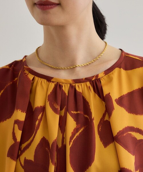 ROPE'（ロペ）の「DEVEAUXジオメトリックフラワーブラウス（シャツ/ブラウス・レディース・ブラック/オレンジ・F）」の15枚目の写真