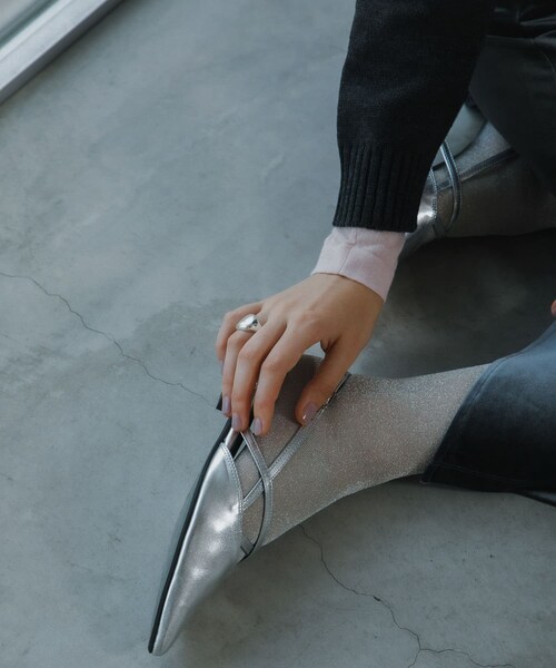 SENSE OF PLACE by URBAN RESEARCH(センスオブプレイスバイアーバンリサーチ)の「ポインテッドクロスベルトミュール(その他シューズ・レディース・BLACK/SILVER/RED・S/M/L)」の3枚目の写真