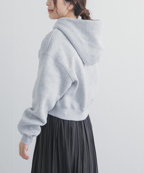 URBAN RESEARCH DOORS（アーバンリサーチドアーズ）の「NIKE　NSW PHNX FLC OS CRP HNLY（パーカー・レディース・PLATINUM/SAIL・M）」の6枚目の写真