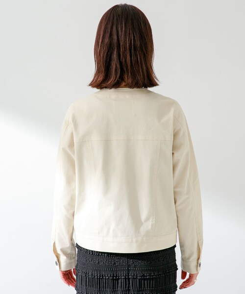 URBAN RESEARCH Sonny Label（アーバンリサーチサニーレーベル）の「ナチュラルストレッチノーカラーコットンジャケット（ノーカラージャケット・レディース・アイボリー/ブルーグレー/ベージュ・FREE）」の15枚目の写真