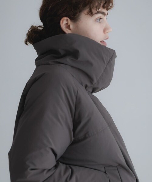 URBAN RESEARCH Sonny Label（アーバンリサーチサニーレーベル）の「撥水ビッグカラーダウンコート（その他アウター・レディース・ブラック/チャコール/ブラウン・Free）」の14枚目の写真