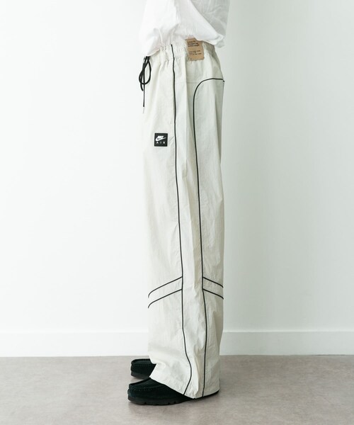 URBAN RESEARCH Sonny Label（アーバンリサーチサニーレーベル）の「NIKE　AS M NK AIR PK TRK PANTS（その他パンツ・メンズ・BLACK/LIGHT BONE・M/L）」の6枚目の写真