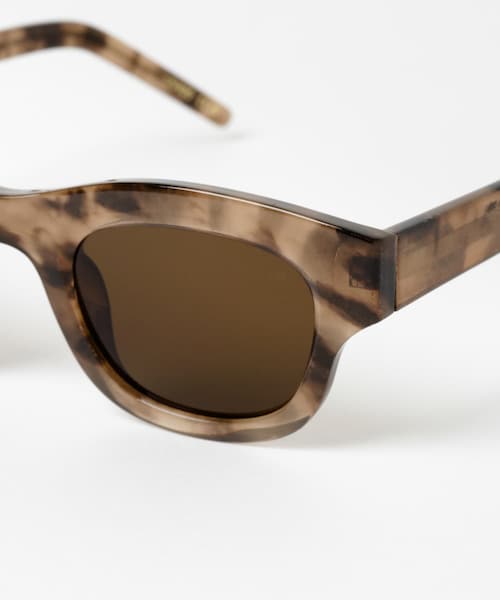 URBAN RESEARCH(アーバンリサーチ)の「A.Kjaerbede LANE(メガネ・レディース・Ecru/Demi/Black/Coquina/Grey・FREE)」の17枚目の写真