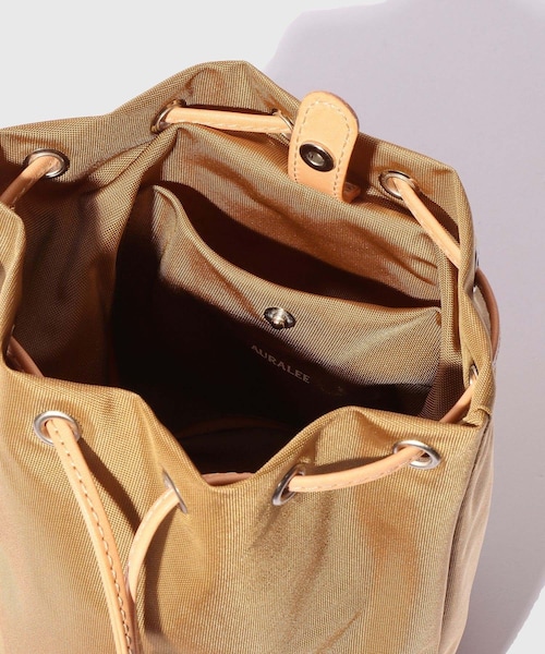 ADAM ET ROPE'（アダムエロペ）の「【AURALEE/オーラリー】CORDURA NYLON SMALL SHOULDER BAG MADE BY AETA（ショルダーバッグ・メンズ・ブラック/ブラウン・F）」の11枚目の写真