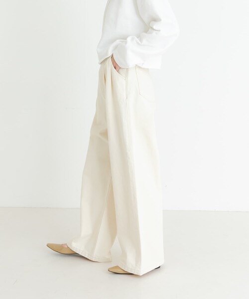 URBAN RESEARCH（アーバンリサーチ）の「『3サイズ展開』new basic　ツータックワイドデニムパンツ（デニムパンツ・レディース・INDIGO/IVORY・36/38/40）」の17枚目の写真