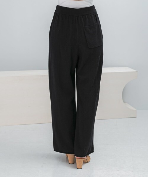 URBAN RESEARCH ROSSO（アーバンリサーチロッソ）の「メリノウールニットパンツ（その他パンツ・レディース・IVORY/BLACK・Free）」の12枚目の写真