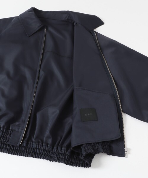 KBF（ケイビーエフ）の「ブライトZIPブルゾン（ブルゾン・レディース・BEIGE/D.NAVY・one）」の22枚目の写真
