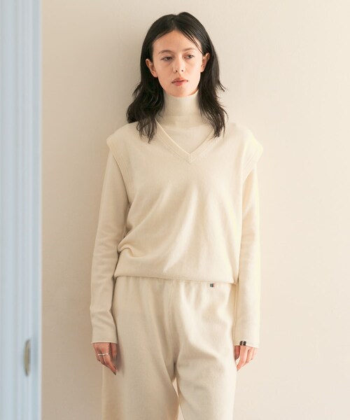 URBAN RESEARCH（アーバンリサーチ）の「Extreme Cashmere　spencer（ベスト・レディース・cream/raven/felt・-）」の12枚目の写真