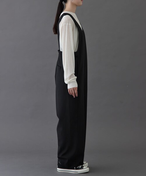 URBAN RESEARCH DOORS（アーバンリサーチドアーズ）の「FORK&SPOON　Uネックプラケットオーバーオール（ワンピース・レディース・BLACK/NAVY・1/2）」の13枚目の写真