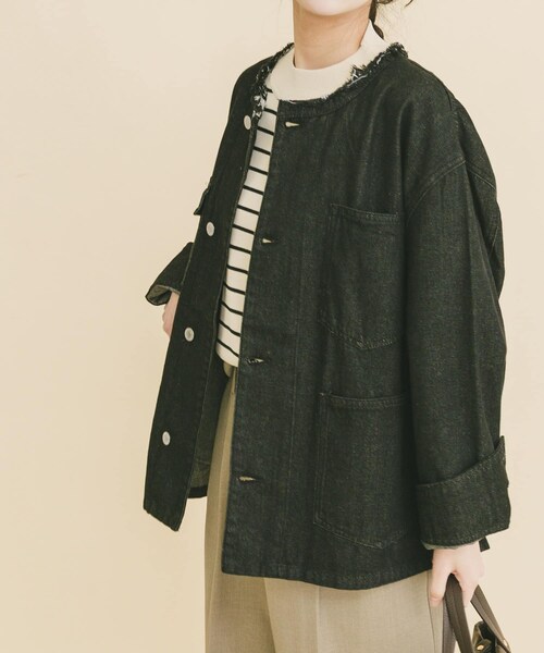 ITEMS URBANRESEARCH（アイテムズ アーバンリサーチ）の「デニムオーバーノーカラージャケット（デニムジャケット・レディース・BLU/GRY/BLK・Free）」の17枚目の写真
