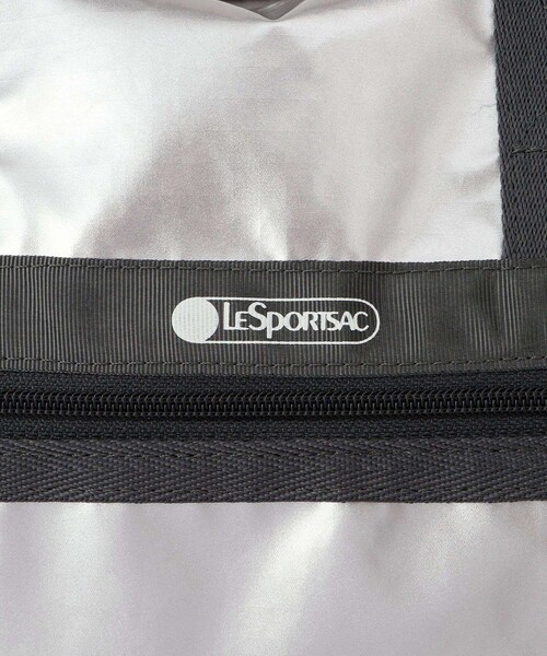 ADAM ET ROPE'(アダムエロペ)の「【LeSportsac for ADAM ET ROPE'】Exclusive Deluxe Med Weeknder(ボストンバッグ・レディース・シルバー・F)」の20枚目の写真