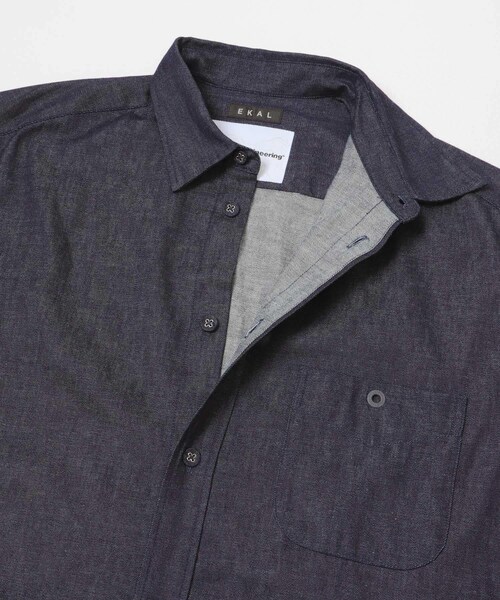 EKAL（エカル）の「White Mountaineering　別注MID GUSSET SLEEVE EYELET POCKET SHIRT（シャツ/ブラウス・メンズ・ブルー・2/3）」の4枚目の写真
