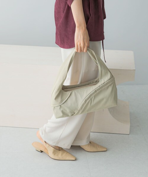 URBAN RESEARCH ROSSO（アーバンリサーチロッソ）の「ACOC　Agenda S Bag（ハンドバッグ・レディース・ButterBge/Black/Brown・0）」の11枚目の写真