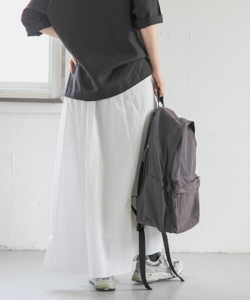 URBAN RESEARCH DOORS(アーバンリサーチドアーズ)の「FORK&SPOON ナイロンギャザースカート(スカート・レディース・BLACK/OFF/LIGHTBEIGE・1/2)」の9枚目の写真