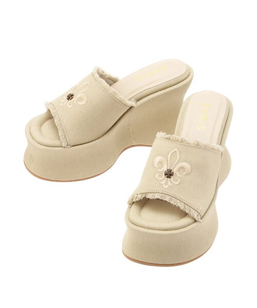 EVRIS（エヴリス）の「フリンジズタッズサンダル（サンダル・レディース・ブラック/ピンク/ベージュ・S/M/L）」の5枚目の写真