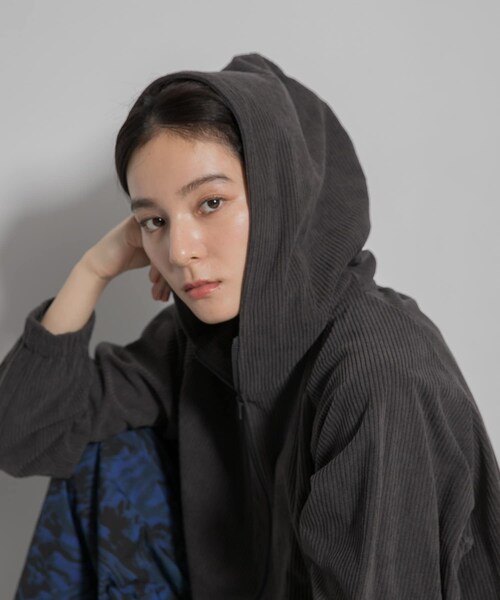 EKAL（エカル）の「SOLOTEX コーデュロイパーカー（パーカー・レディース・ブラック/モカグレー・One）」の14枚目の写真