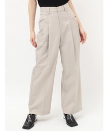 MURUA（ムルーア）の「タックワイドパンツ【セットアップ着用可】（その他パンツ・レディース）」
