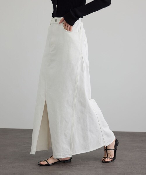 ADAM ET ROPE'(アダムエロペ)の「【WEB限定】リメイクライクデニムスカート(デニムスカート・レディース・オフホワイト/サックス・M/S)」の2枚目の写真