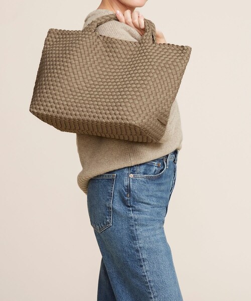 ADAM ET ROPE'(アダムエロペ)の「【NAGHEDI(ナゲディ)】ST BARTHS medium TOTE(core)(トートバッグ・レディース・ダークブラウン/ライトグレー/キャメル・F)」の8枚目の写真