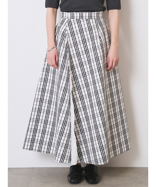 ELENDEEK(エレンディーク)の「REVERSIBLE CHECK PLAIN SK(スカート・レディース・オフホワイト・1/2)」の4枚目の写真