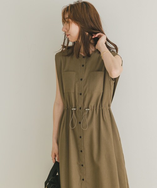 ITEMS URBANRESEARCH（アイテムズ アーバンリサーチ）の「ウエストドロストノースリワンピース（ワンピース・レディース・NVY/GRN/L.BRN・FREE）」の5枚目の写真