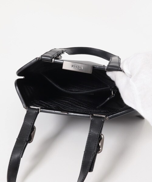 URBAN RESEARCH（アーバンリサーチ）の「VINTAGE　プラダ90Sコインパースハンドバッグ（ハンドバッグ・レディース・-・-）」の6枚目の写真