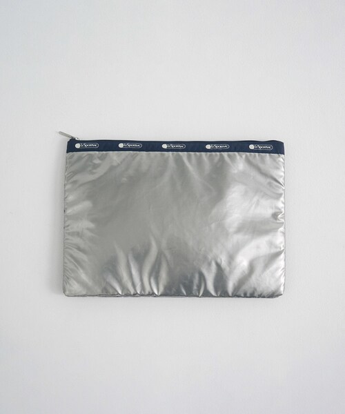 ADAM ET ROPE'（アダムエロペ）の「【LeSportsac for ADAM ET ROPE'】別注 MOBILE POUCH（ポーチ・レディース・シルバー・F）」の12枚目の写真