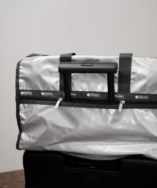ADAM ET ROPE'(アダムエロペ)の「【LeSportsac for ADAM ET ROPE'】Exclusive Deluxe LG Weekender(ボストンバッグ・レディース・シルバー・F)」の14枚目の写真