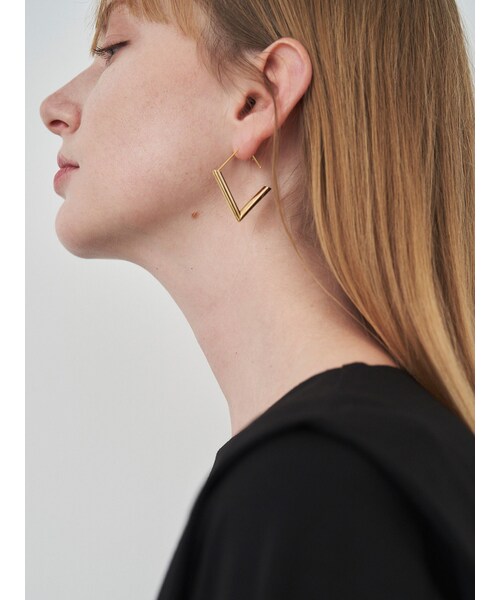 ELENDEEK（エレンディーク）の「V LARGE PIERCE（ピアス（両耳用）・レディース・シルバー/ゴールド・F）」の6枚目の写真