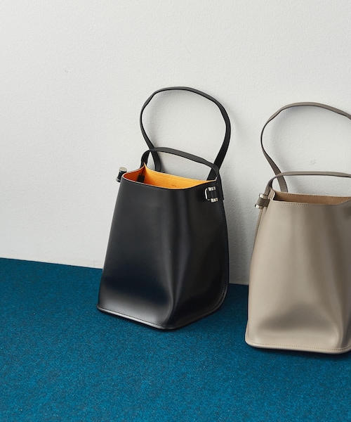 URBAN RESEARCH（アーバンリサーチ）の「PIENI　KUU（ハンドバッグ・レディース・BK NT/GRDGR・-）」の2枚目の写真