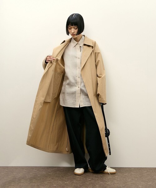 ADAM ET ROPE'（アダムエロペ）の「リラックスライトトレンチコート（トレンチコート・レディース・オフホワイト/ベージュ・36/38）」の7枚目の写真