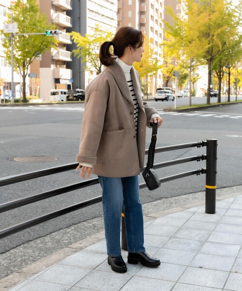 URBAN RESEARCH DOORS（アーバンリサーチドアーズ）の「フェイクムートンミドルコート（ムートンコート・レディース・GREGE/BEIGE・M）」の16枚目の写真