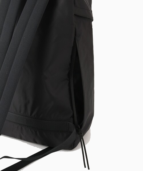 ADAM ET ROPE'（アダムエロペ）の「【texnh/テクネ】CLASSIC BACKPACK（バックパック/リュック・メンズ・ブラック・F）」の9枚目の写真