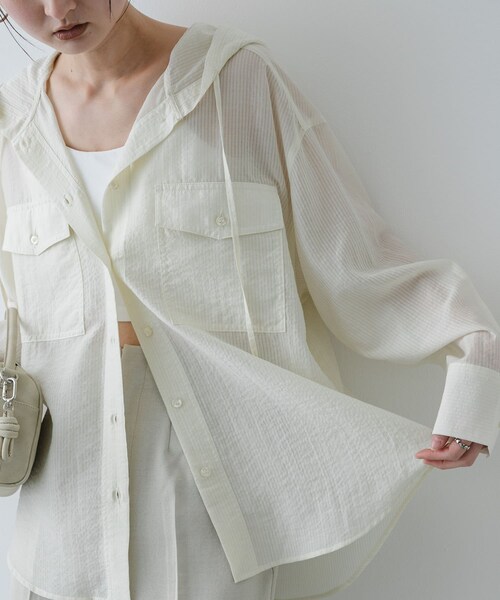 SENSE OF PLACE by URBAN RESEARCH（センスオブプレイスバイアーバンリサーチ）の「シアーフーディシャツ（シャツ/ブラウス・レディース・OFF WHITE/BLACK/YELLOW・One）」の19枚目の写真