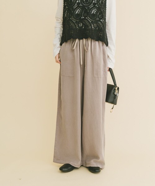 ITEMS URBANRESEARCH（アイテムズ アーバンリサーチ）の「リラクシーイージーパンツ（その他パンツ・レディース・CHA/M.GRY/BRN・Free）」の15枚目の写真