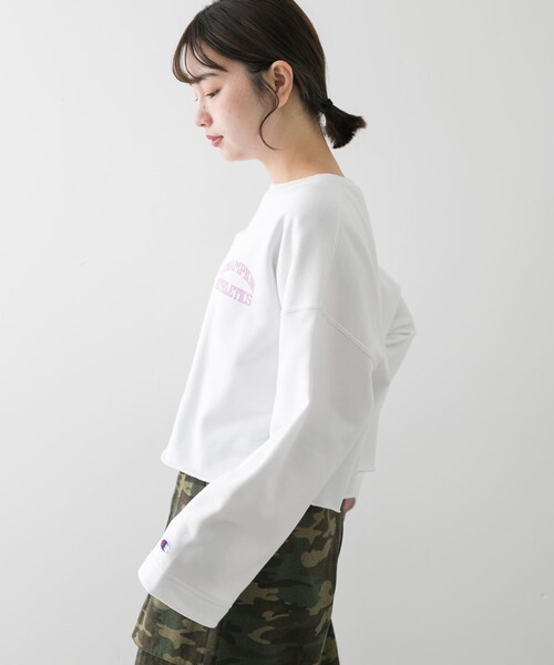 SENSE OF PLACE by URBAN RESEARCH(センスオブプレイスバイアーバンリサーチ)の「『別注』Champion×SENSE OF PLACE カットオフスウェット(スウェット・レディース・YELLOW/OFF WHITE/NAVY・one)」の11枚目の写真