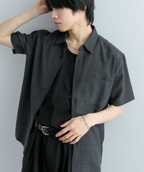 SENSE OF PLACE by URBAN RESEARCH(センスオブプレイスバイアーバンリサーチ)の「『ユニセックス』『UR TECH DRYLUXE』リネンライクシャツ(5分袖)(シャツ/ブラウス・メンズ・GREIGE/CHARCOAL/NAVY/L.BLUE/BROWN/ORANGE・S/M/L)」の11枚目の写真