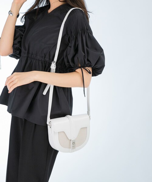 URBAN RESEARCH ROSSO（アーバンリサーチロッソ）の「キャンバスコンビショルダーバッグ（ショルダーバッグ・レディース・OFFWHITE/D/BROWN/BLACK・-）」の14枚目の写真