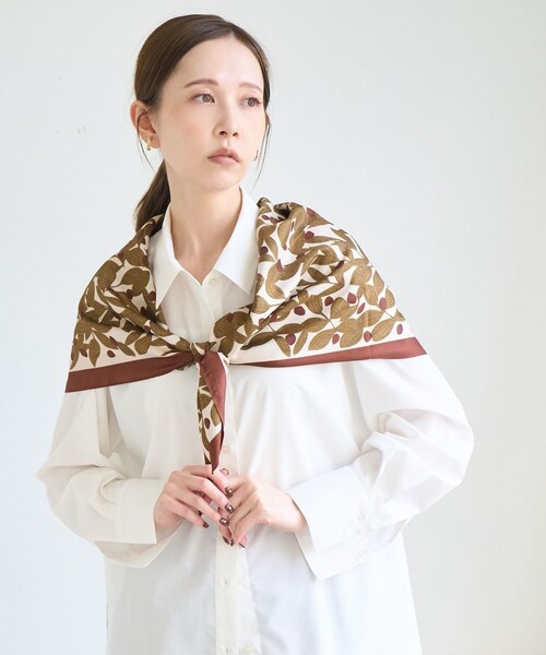 ROPE' PICNIC（ロペピクニック）の「90×90 アソートビンテージライクパターンスカーフ（バンダナ/スカーフ・レディース・ブラック系/ブルー系/ワイン・F）」の3枚目の写真