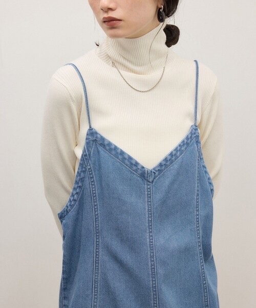 ADAM ET ROPE'(アダムエロペ)の「【WEB限定】レースコンビデニムキャミ(キャミソール・レディース・ブルー/サックス・F)」の16枚目の写真
