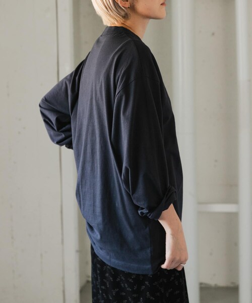 URBAN RESEARCH DOORS(アーバンリサーチドアーズ)の「FORK&SPOON オーバーサイズロゴロングスリーブTシャツ(Tシャツ/カットソー・レディース・OFF/BLACK・1)」の16枚目の写真