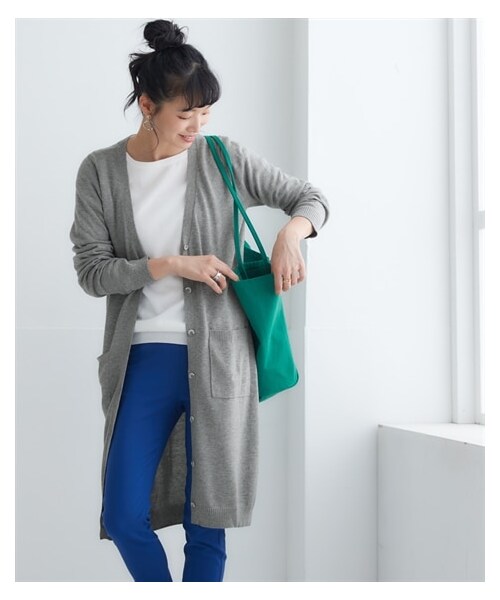 nissen（ニッセン）の「綿混シンプルロング丈ニットカーディガン（ＵＶカット・毛玉になりにくい）＜大きいサイズ有＞（カーディガン/ボレロ・レディース・黒/杢グレー/ブラウン杢/アイボリー杢/チェリーピンク/ミントグリーン/レモンイエロー/ラベンダー/ライトベージュ/ターコイズブルー/ペールブルー/オフホワイト/チャコールグレー杢/ローズピンク・S/M/L/LL/3L/4L/5L/6L/8L/10L）」の12枚目の写真