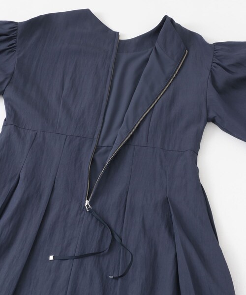 URBAN RESEARCH ROSSO（アーバンリサーチロッソ）の「ボリュームスリーブタックワンピース（ワンピース・レディース・NAVY/LIME・FREE）」の16枚目の写真